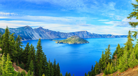 Landscape shot of Crater Lake & Wizard Island on a clear day